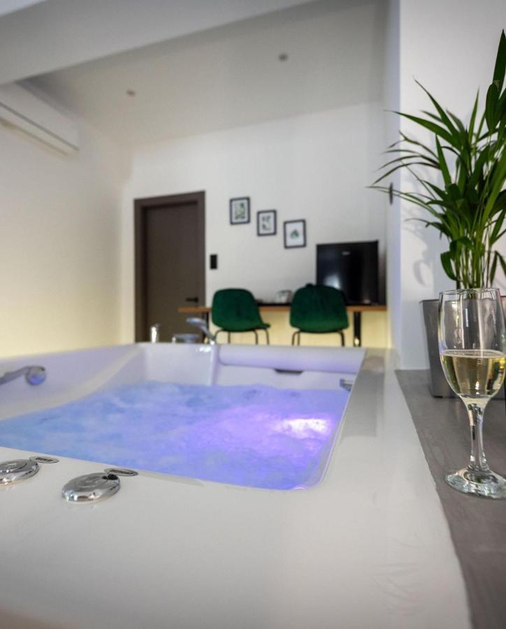 Frourio Lodge Α1 라리사 외부 사진
